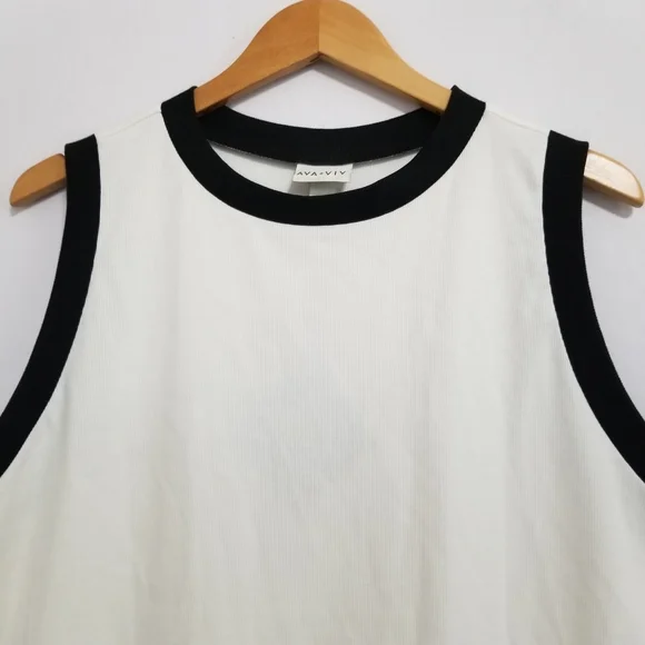 NWT Ava & Viv Ivory Black Trim Tank Top Size 2X - Picture 2 of 6